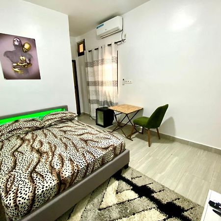 Bed and Breakfast Dakar Meublé 2 Mbao Habitación foto